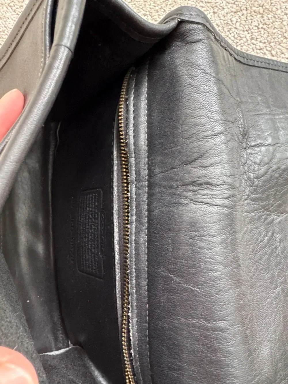 Vintage Coach Black Leather Shoulder Bag with Turnlock - Picture 3 of 4